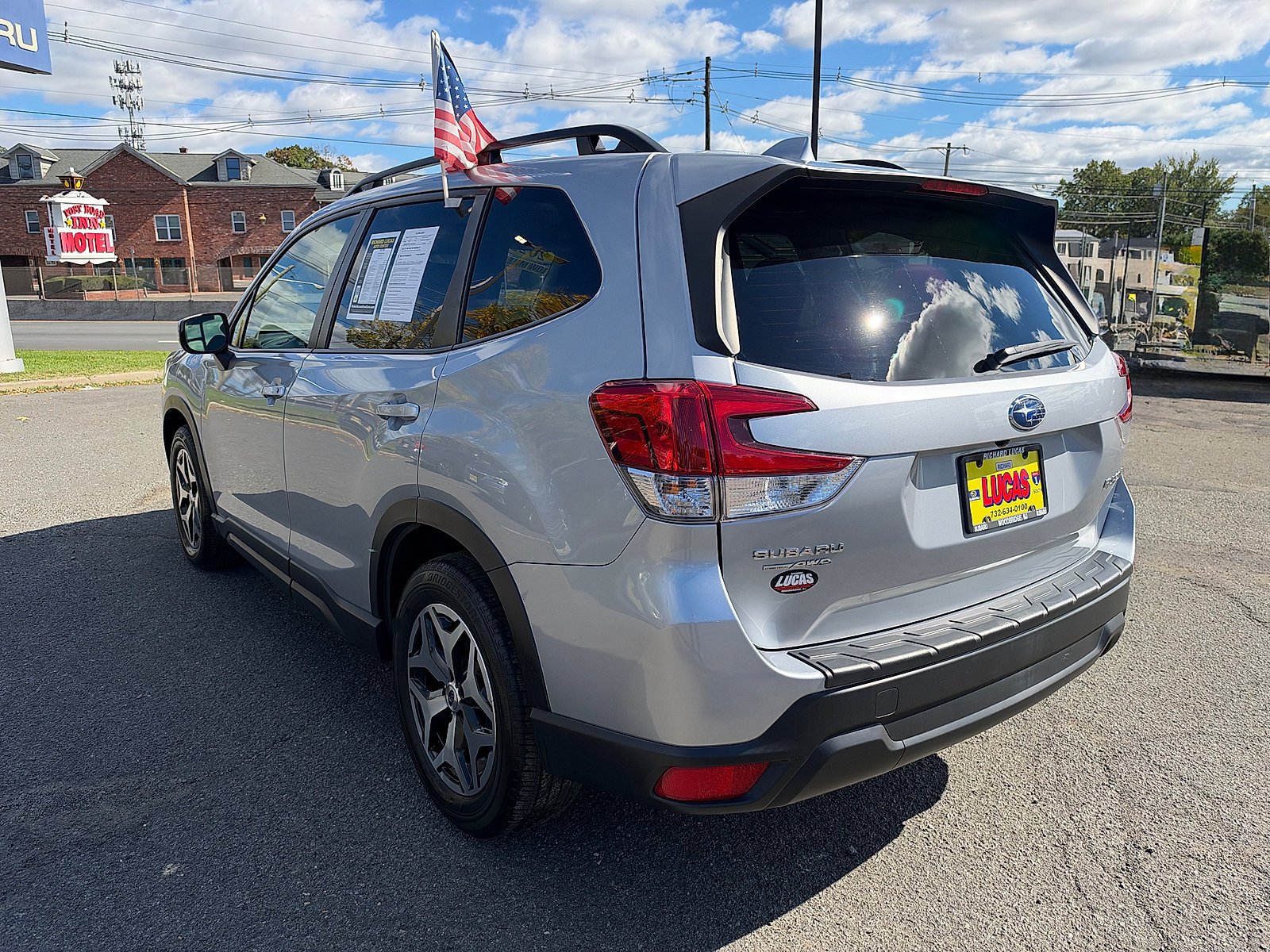 Used 2023 Subaru Forester Premium AWD/4WD image 7