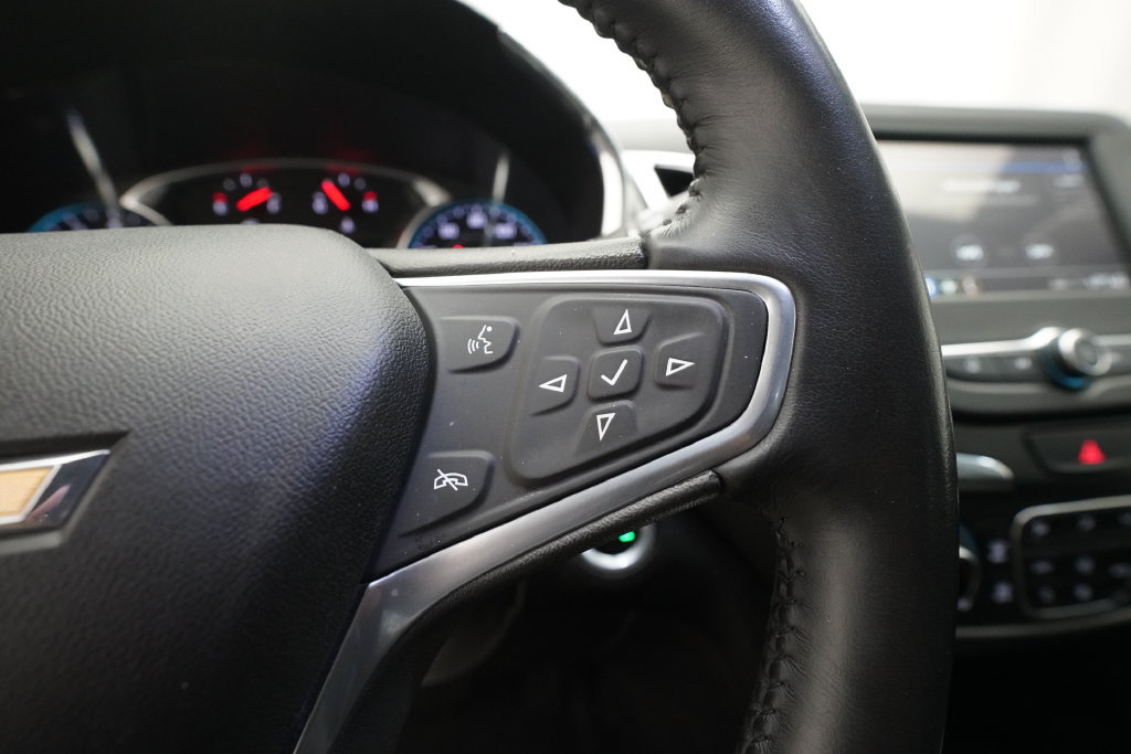 Used 2019 Chevrolet Equinox LT w/ Driver Convenience Package FWD image 19