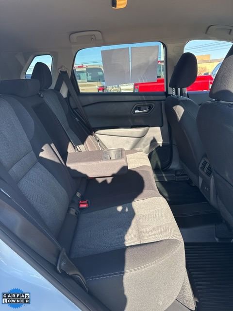 Certified 2025 Nissan Rogue SV image 15