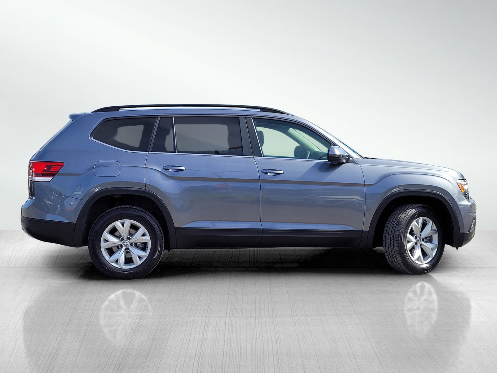 Used 2020 Volkswagen Atlas S w/ Towing Package image 4