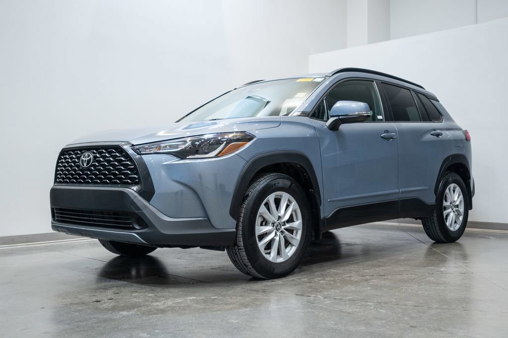 Certified 2023 Toyota Corolla Cross LE image 3