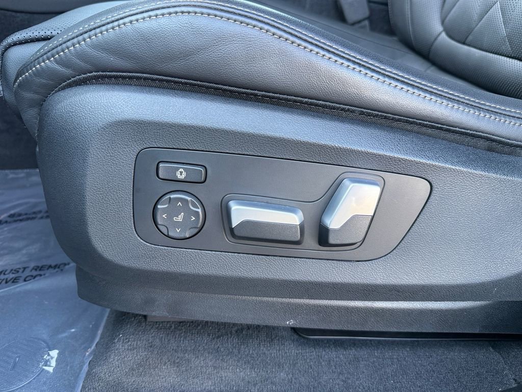 Certified 2024 BMW X5 xDrive40i w/ M Sport Package AWD/4WD image 35