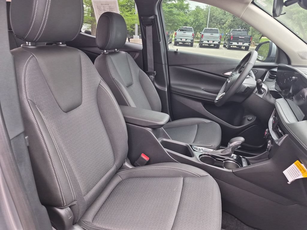Certified 2026 Buick Encore GX Preferred w/ Advanced Technology Package FWD image 40