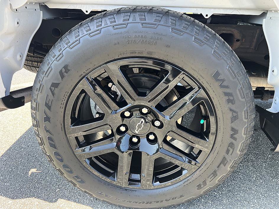 Used 2023 Chevrolet Silverado 1500 Custom AWD/4WD image 11