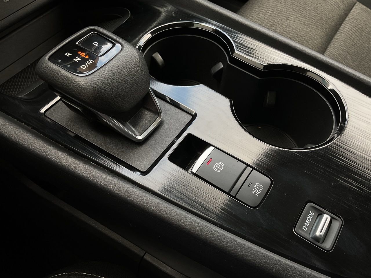 Used 2025 Nissan Rogue SV image 34