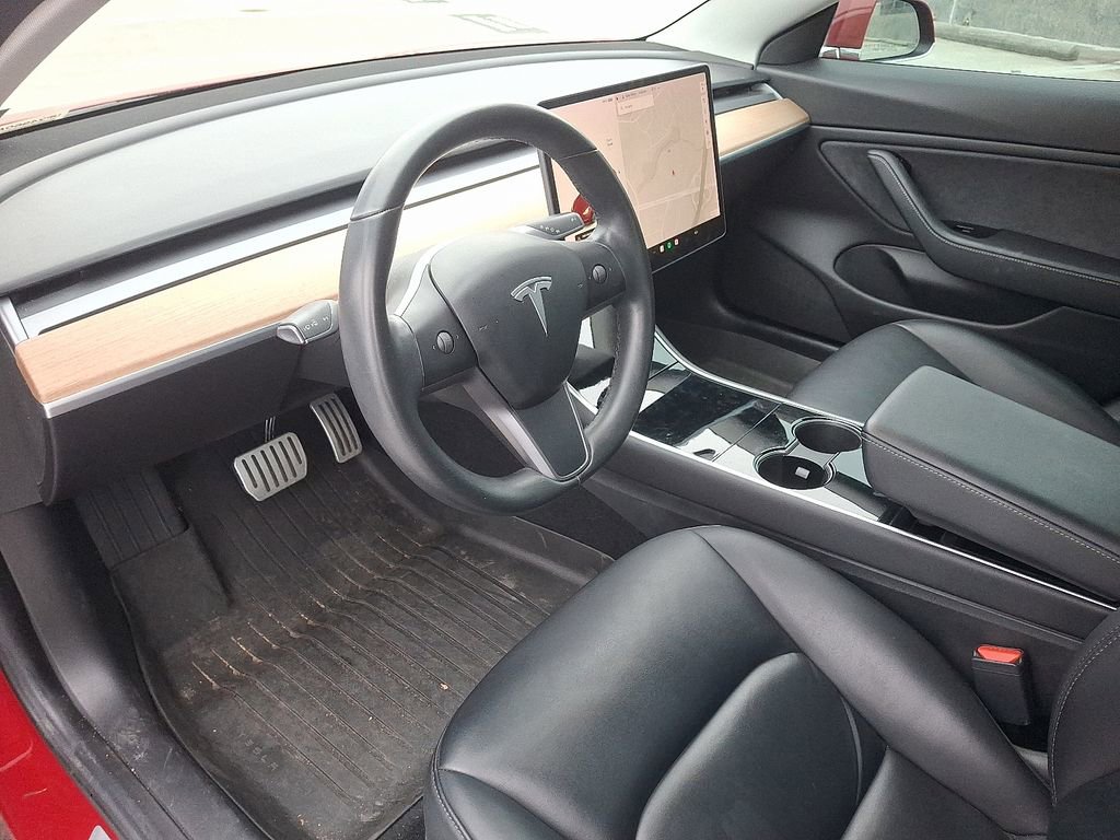 Used 2019 Tesla Model 3 Standard Range image 4