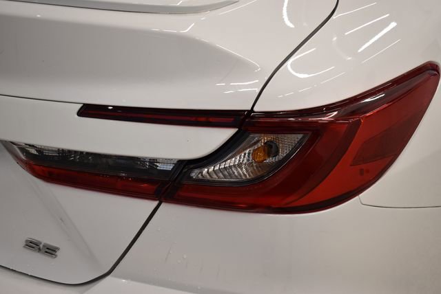 Used 2025 Toyota Camry SE FWD image 12