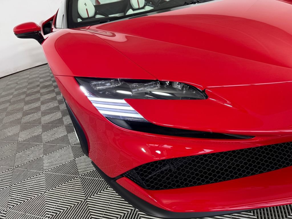 Used 2023 Ferrari SF90 Spider image 12