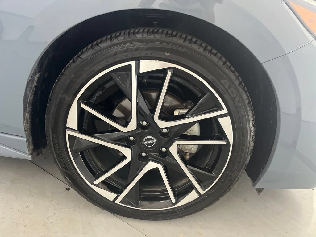 Used 2025 Nissan Sentra SR FWD image 17