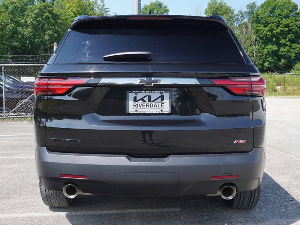 Used 2023 Chevrolet Traverse RS w/ LPO, Floor Liner Package AWD/4WD image 16