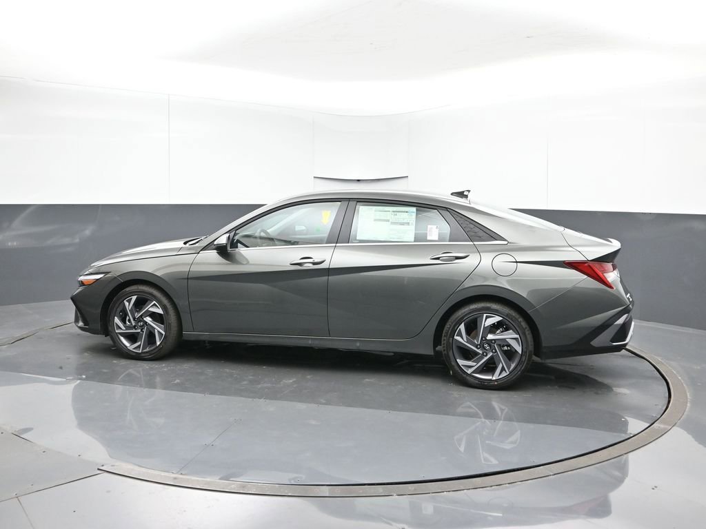 New 2026 Hyundai Elantra Limited image 3