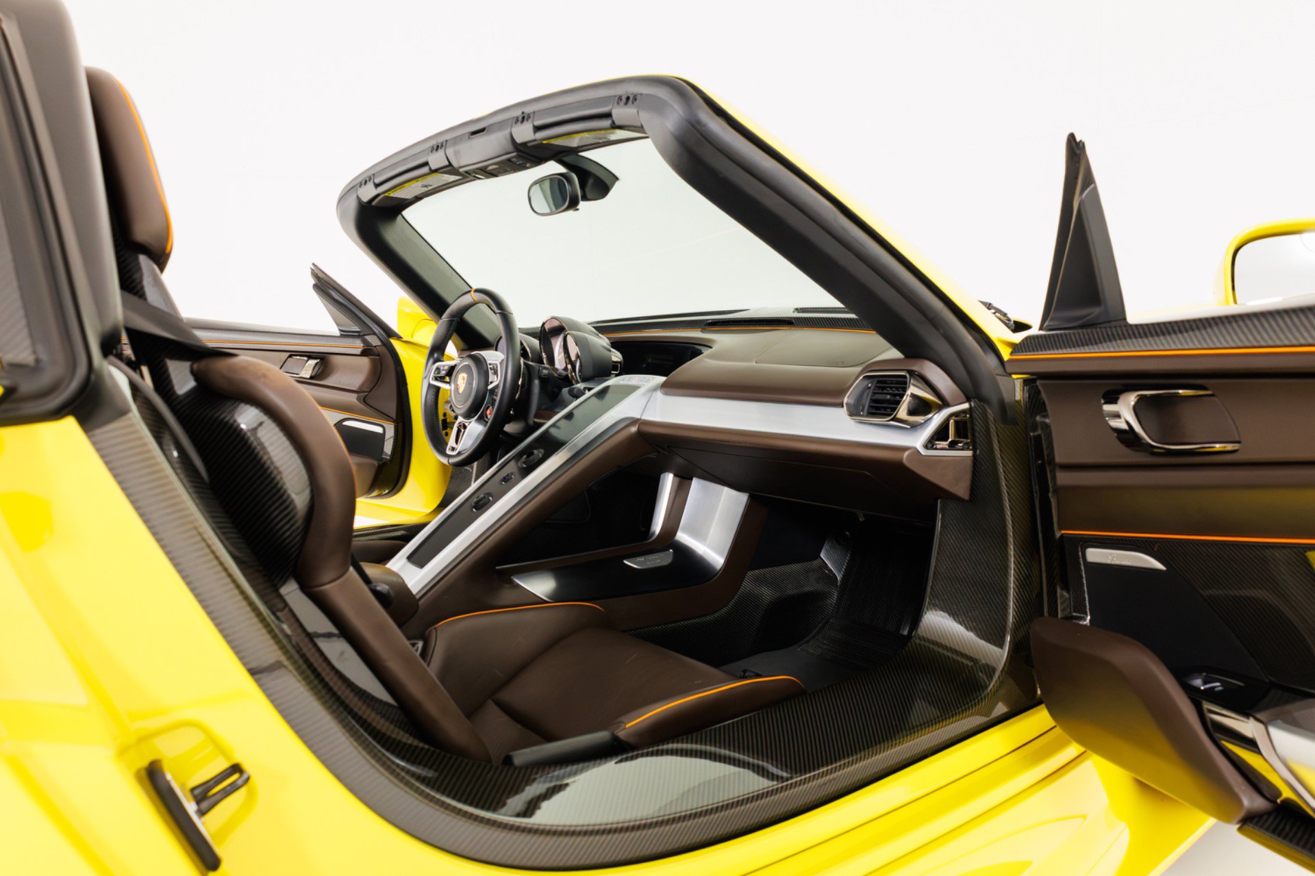 Used 2015 Porsche 918 Spyder AWD/4WD image 32