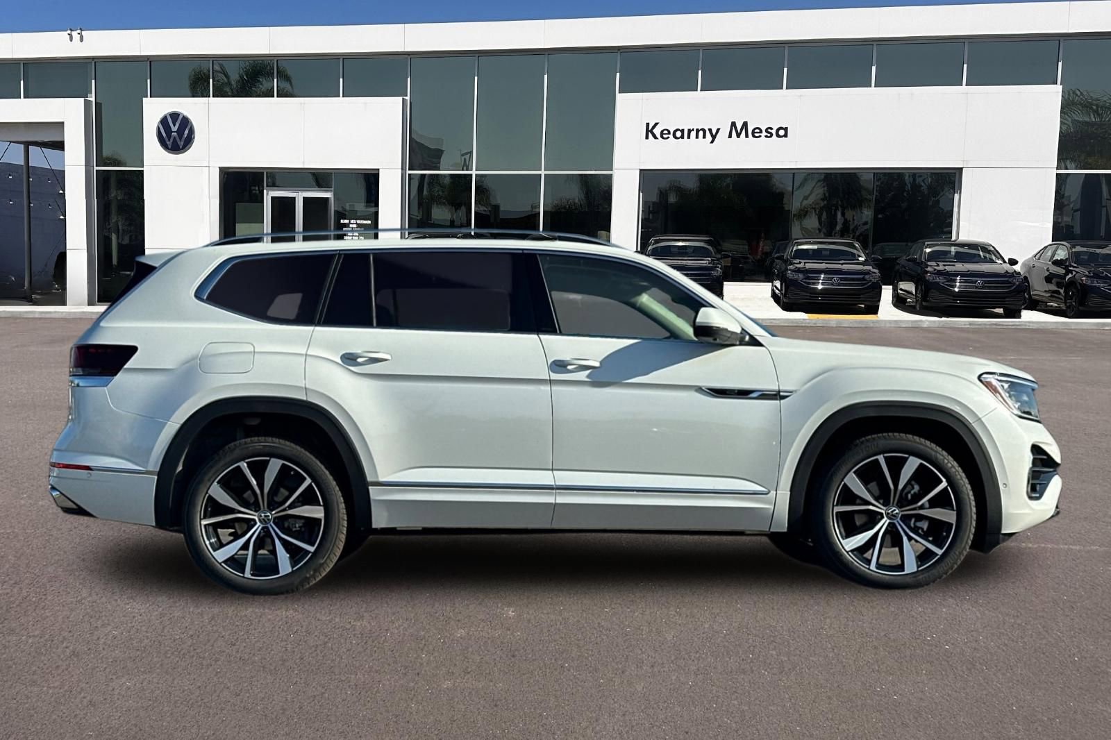 New 2026 Volkswagen Atlas SEL Premium R-Line image 3