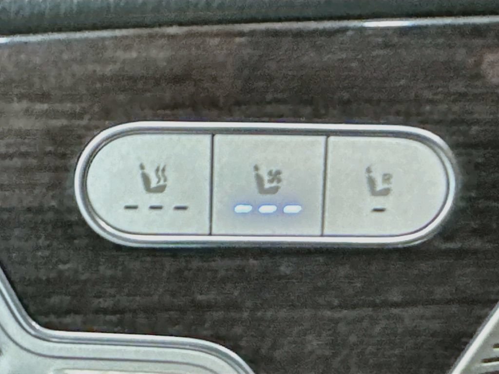 Certified 2022 Mercedes-Benz GLS 450 4MATIC image 23