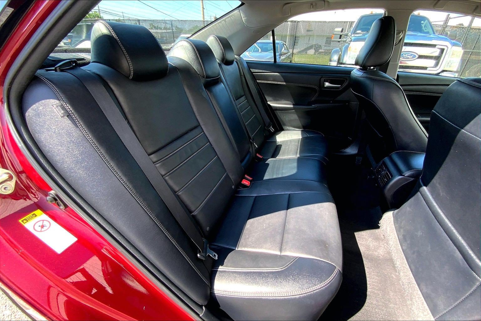 Used 2017 Toyota Camry XLE w/ Moonroof Package FWD image 32