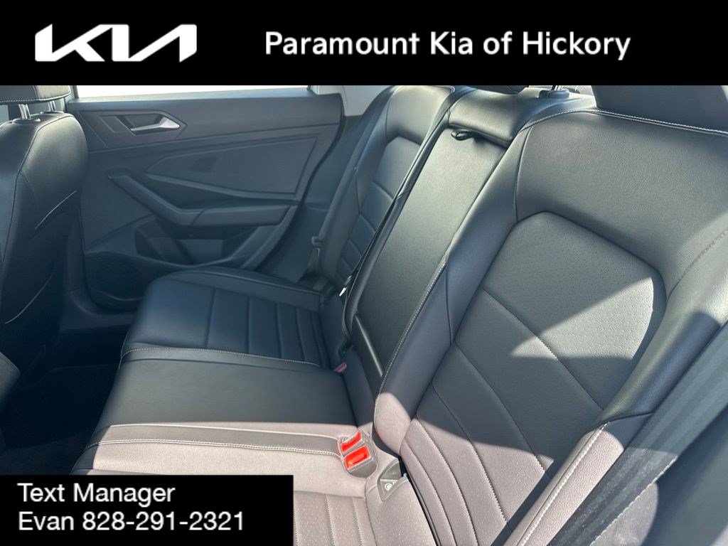 Used 2023 Volkswagen Jetta SE FWD image 13