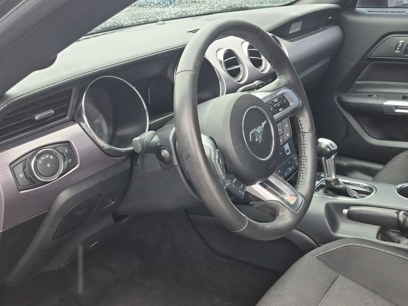 Used 2015 Ford Mustang Coupe w/ Equipment Group 051A RWD image 11