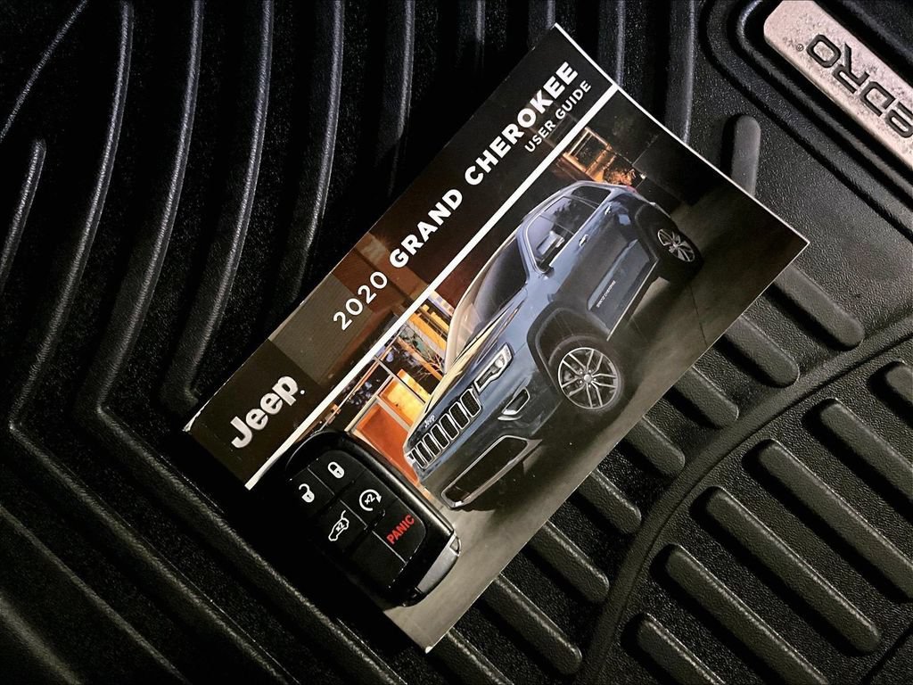 Used 2020 Jeep Grand Cherokee Limited w/ Premium Lighting Group AWD/4WD image 32