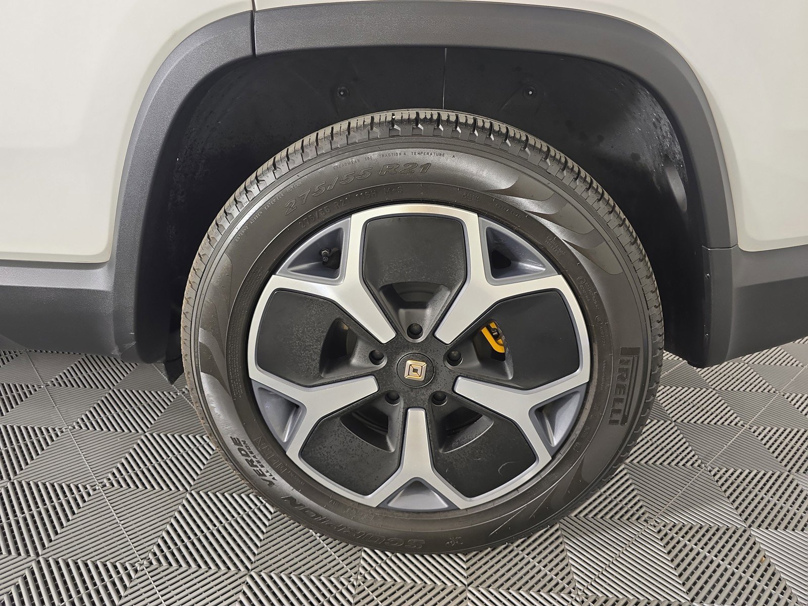 Used 2023 Rivian R1S Adventure image 10