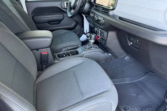 New 2025 Jeep Gladiator Willys AWD/4WD image 15