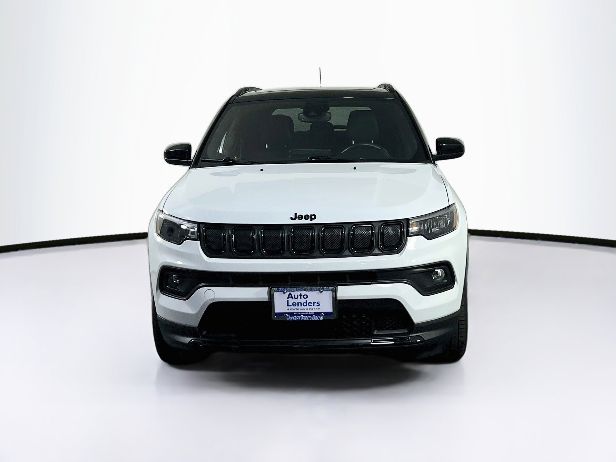 Used 2022 Jeep Compass Latitude w/ Sun and Sound Group AWD/4WD image 2
