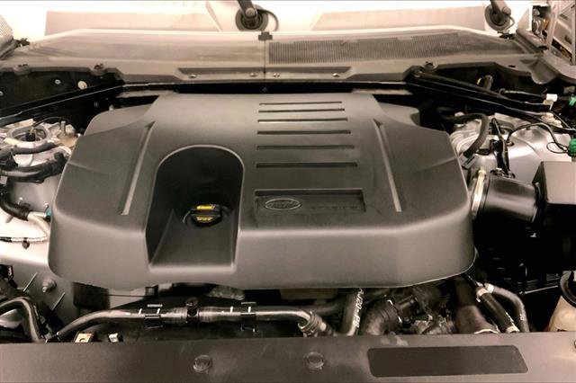 Used 2020 Land Rover Defender 110 SE image 9