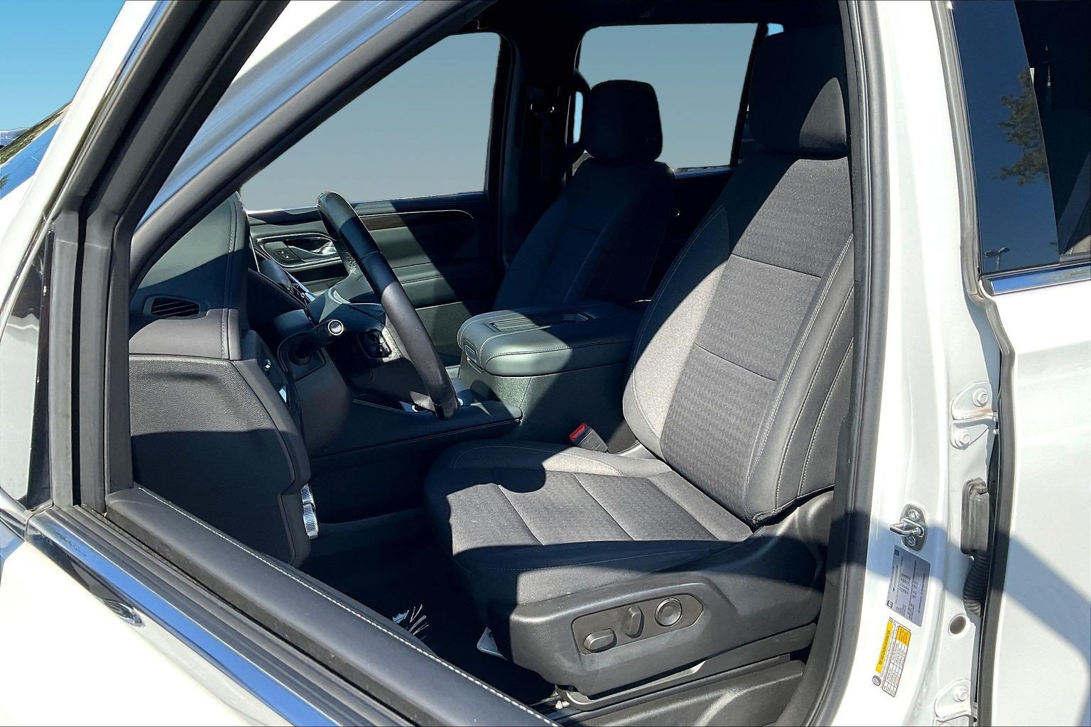 Used 2022 GMC Yukon SLE AWD/4WD image 21