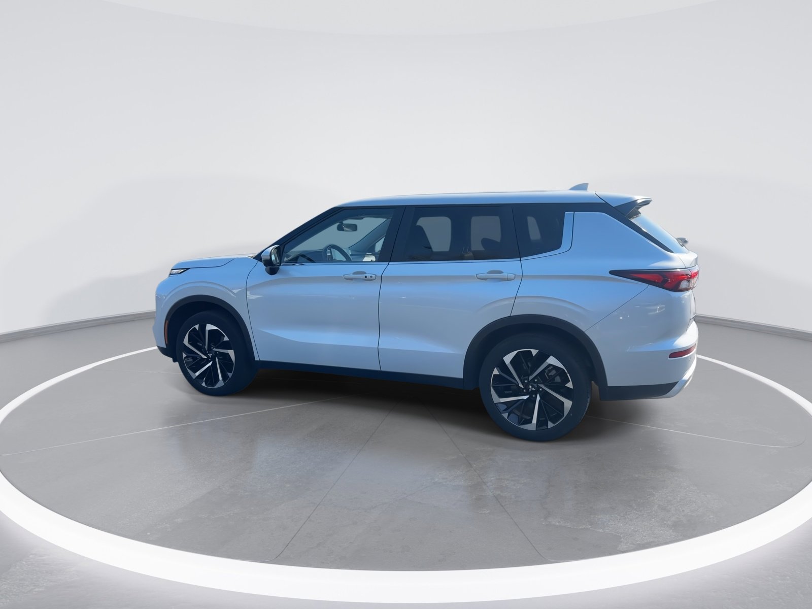 Used 2024 Mitsubishi Outlander SE Black Edition image 7