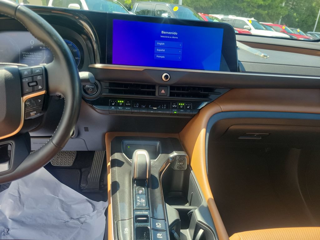 Certified 2025 Toyota Crown Signia w/ Advanced Technology Package AWD/4WD image 17