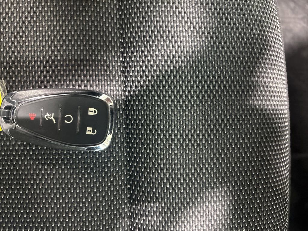 Used 2023 Chevrolet Traverse LT image 31