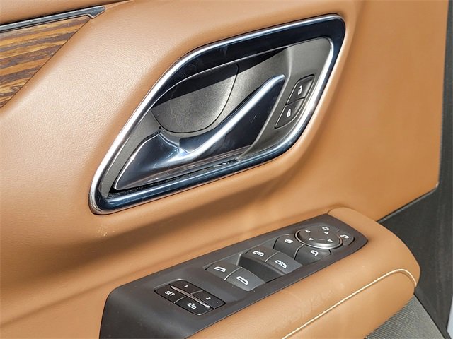 Used 2023 Chevrolet Suburban High Country image 21
