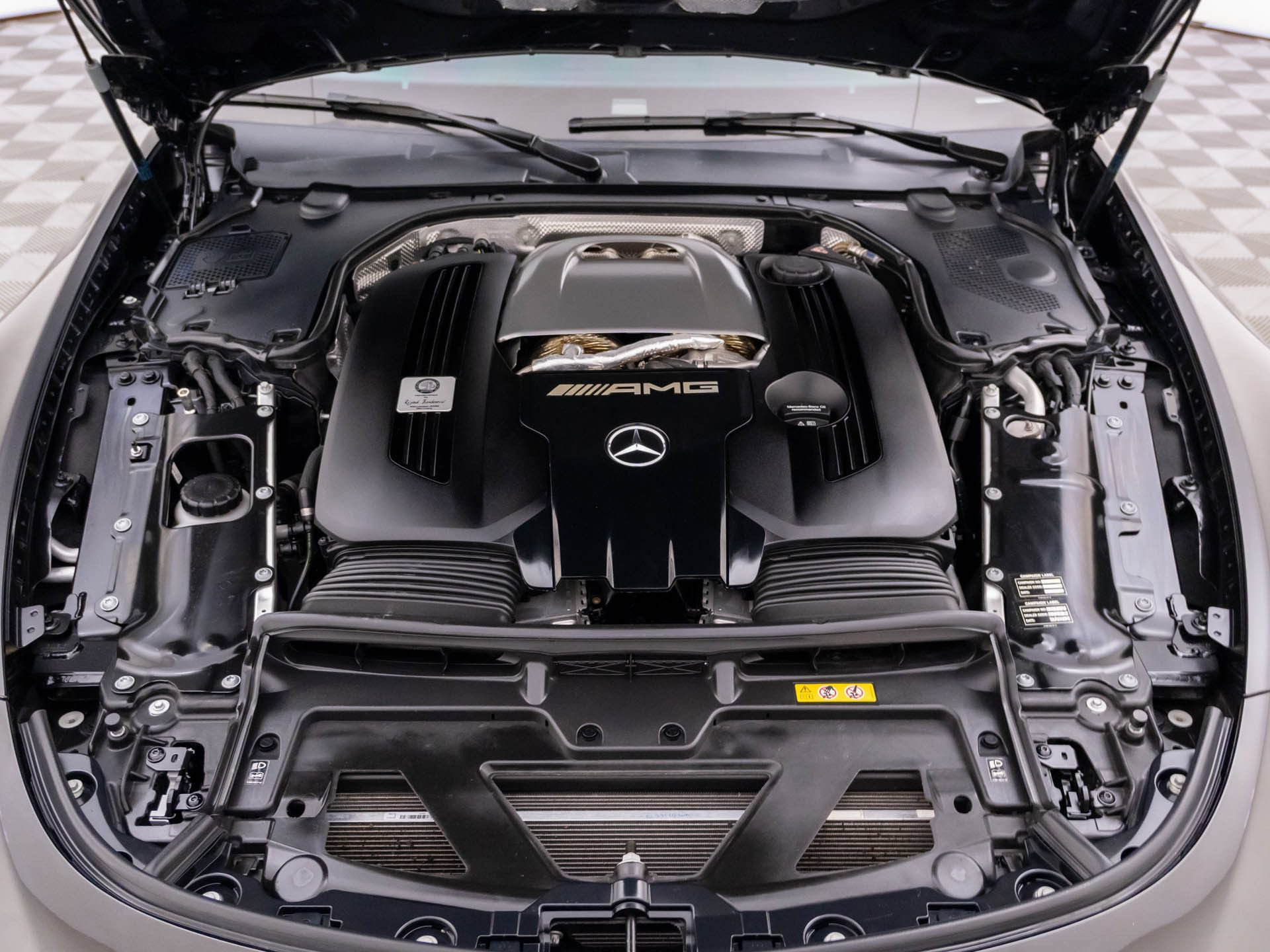Used 2022 Mercedes-Benz SL 63 AMG 4MATIC w/ Driver Assistance Package image 28