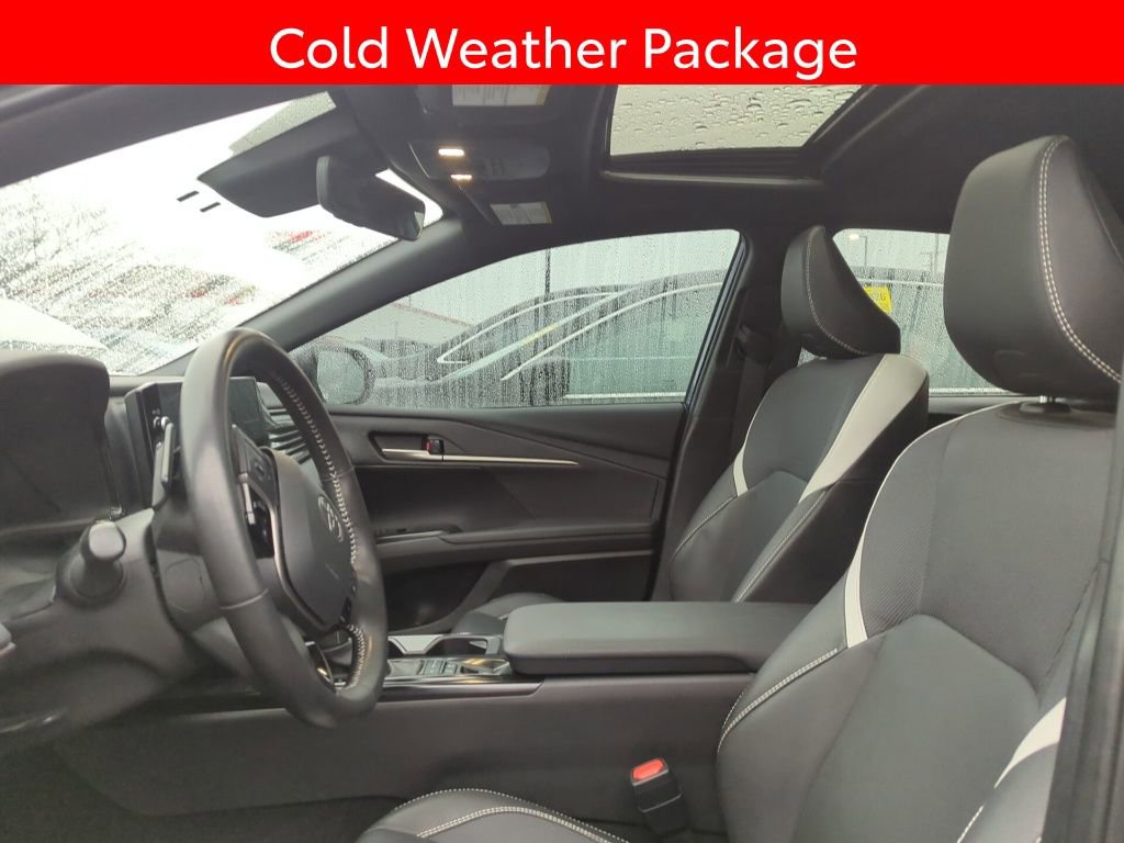 Used 2025 Toyota Camry SE w/ Multimedia Upgrade Package image 6