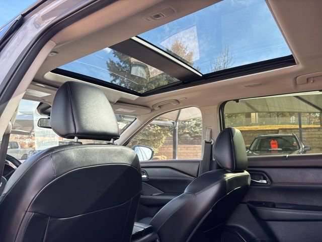 Used 2023 Nissan Rogue SV w/ SV Premium B Package image 30