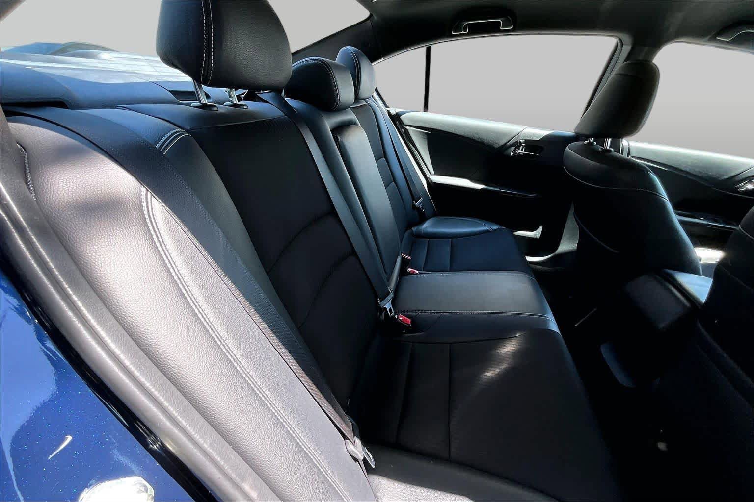 Used 2017 Honda Accord Sport image 20