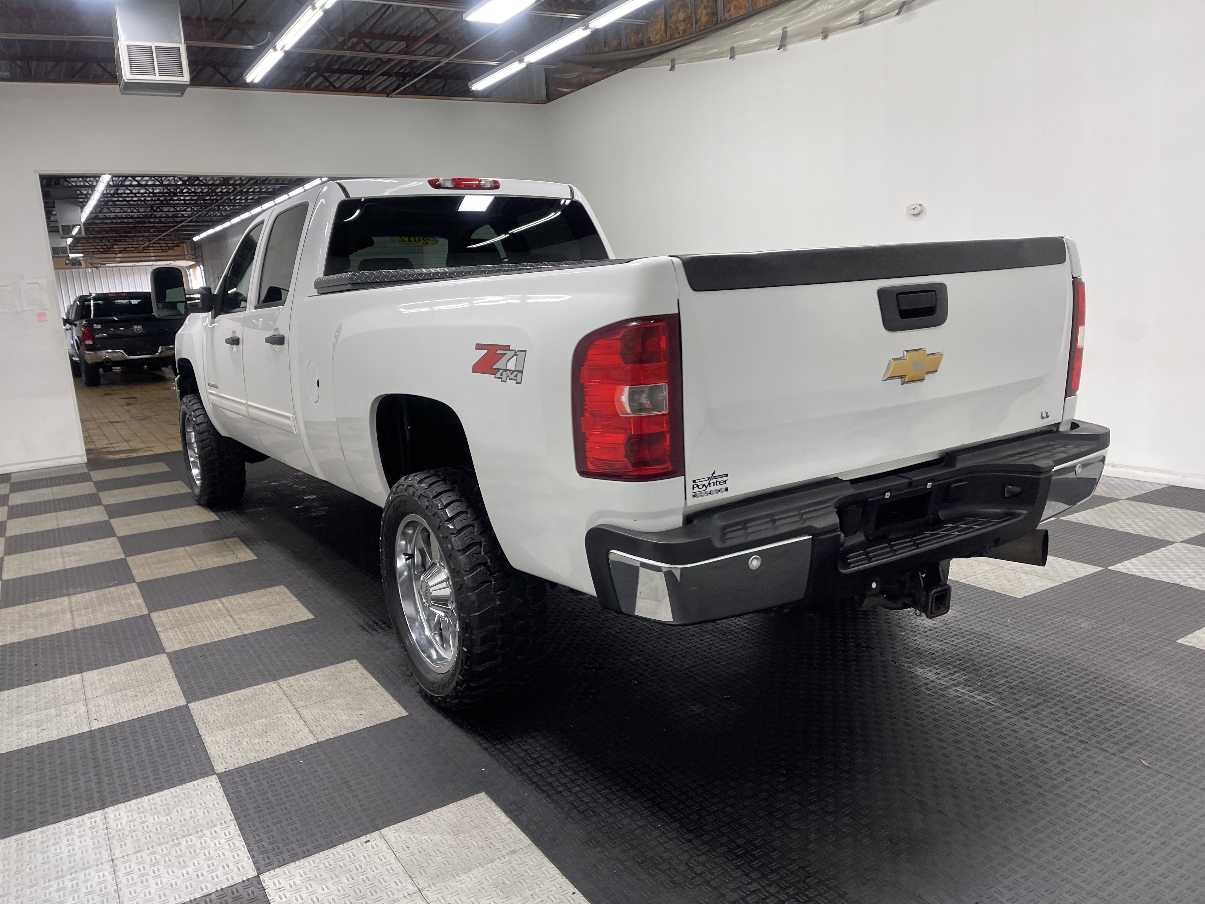 Used 2012 Chevrolet Silverado 2500 LT w/ Convenience Package image 2