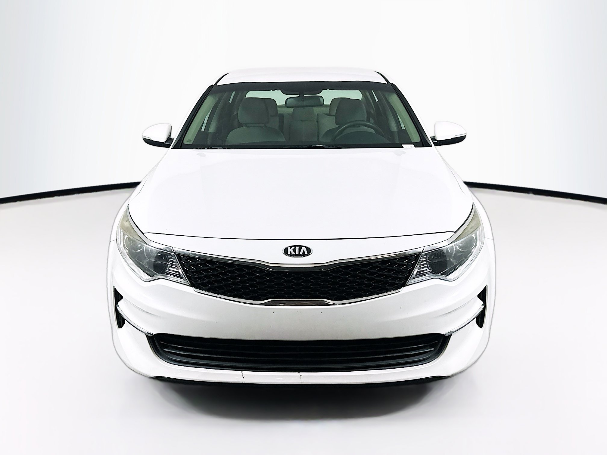 Used 2018 Kia Optima LX w/ 17" Alloy Wheels Package FWD image 2