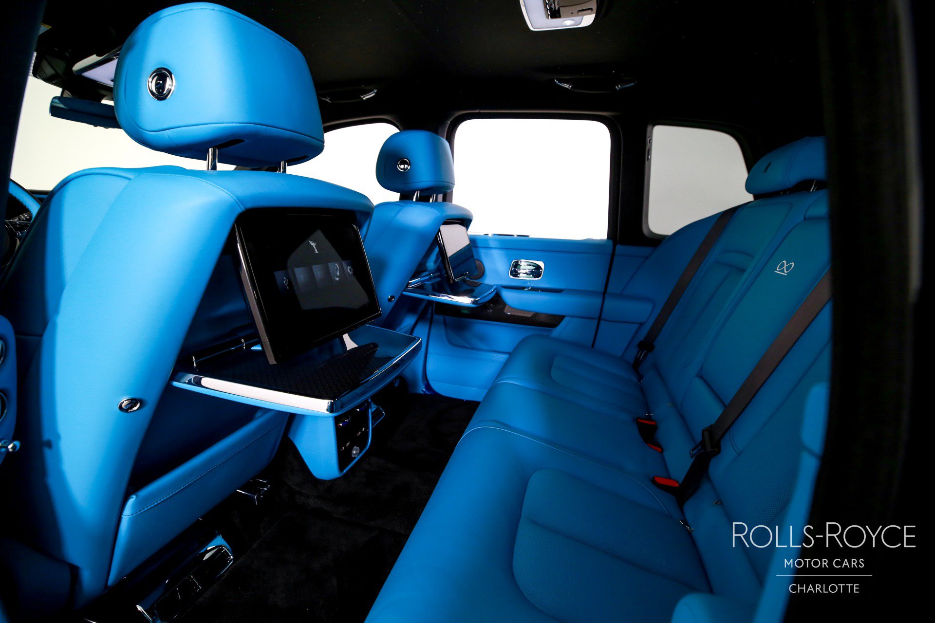 New 2026 Rolls-Royce Cullinan Black Badge image 20