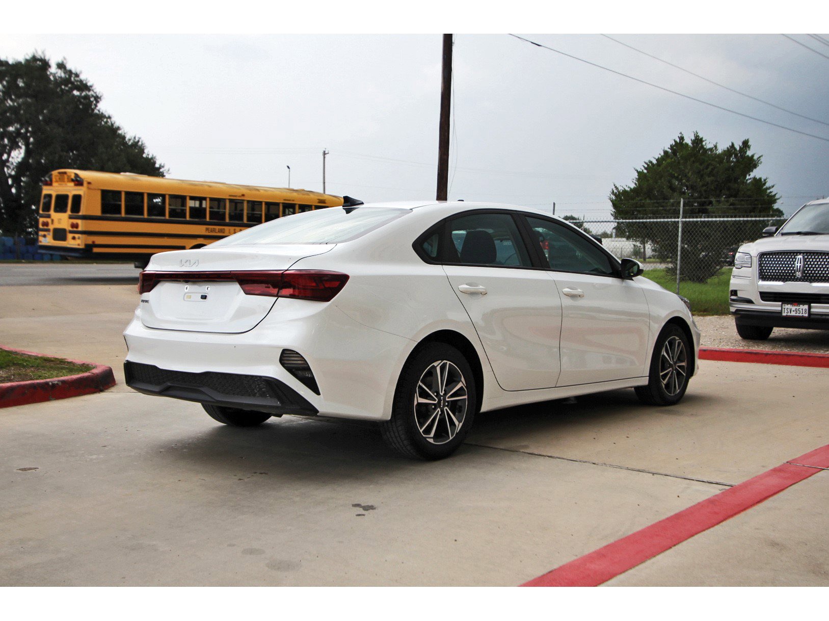 Used 2023 Kia Forte LXS image 5