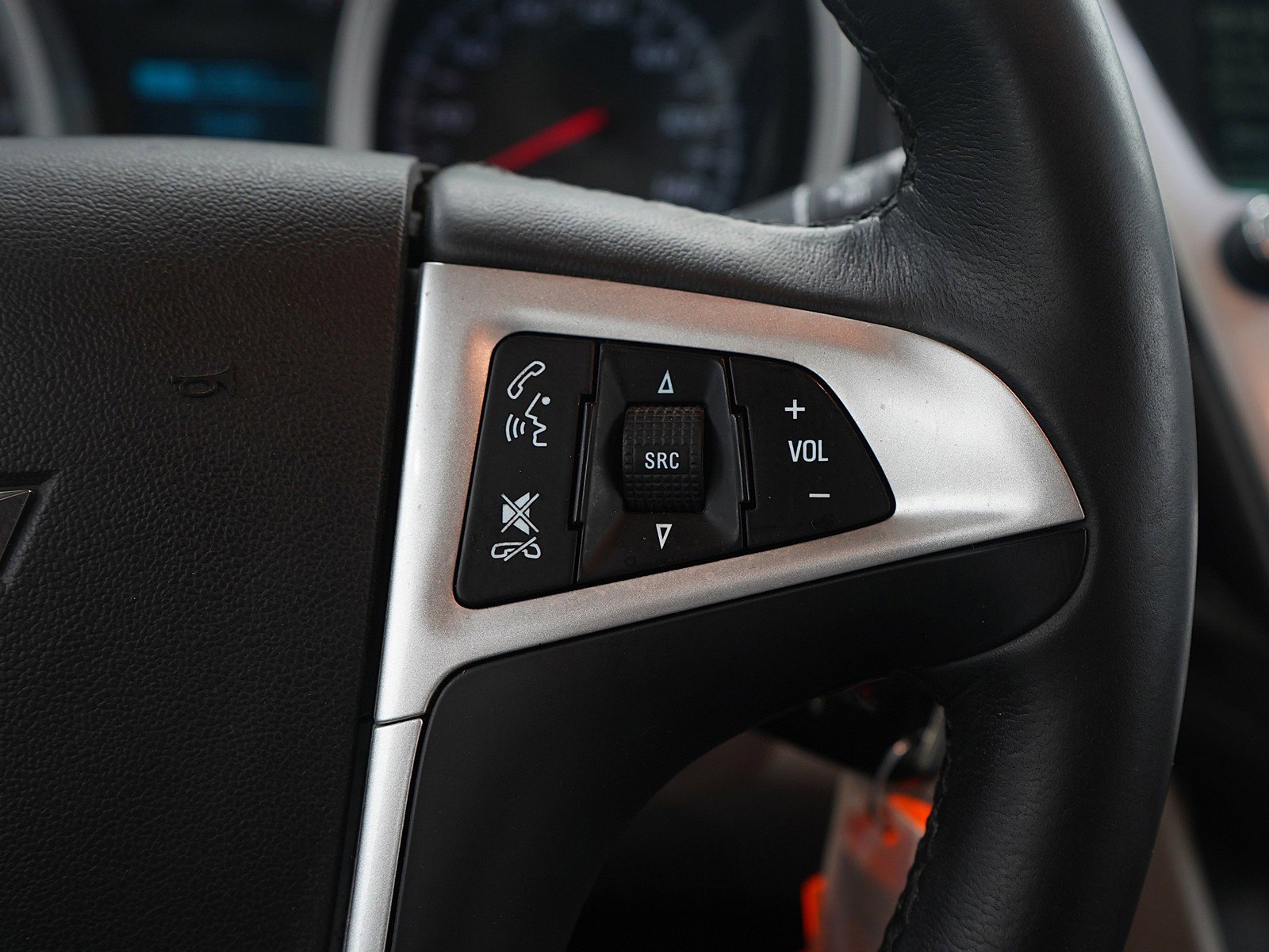 Used 2016 Chevrolet Equinox LTZ w/ Enhanced Convenience Package image 29