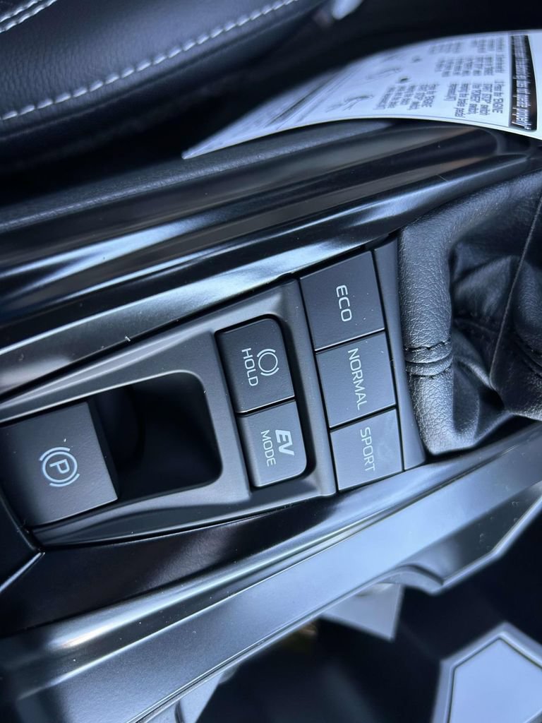 New 2026 Toyota Camry Hybrid FWD image 21