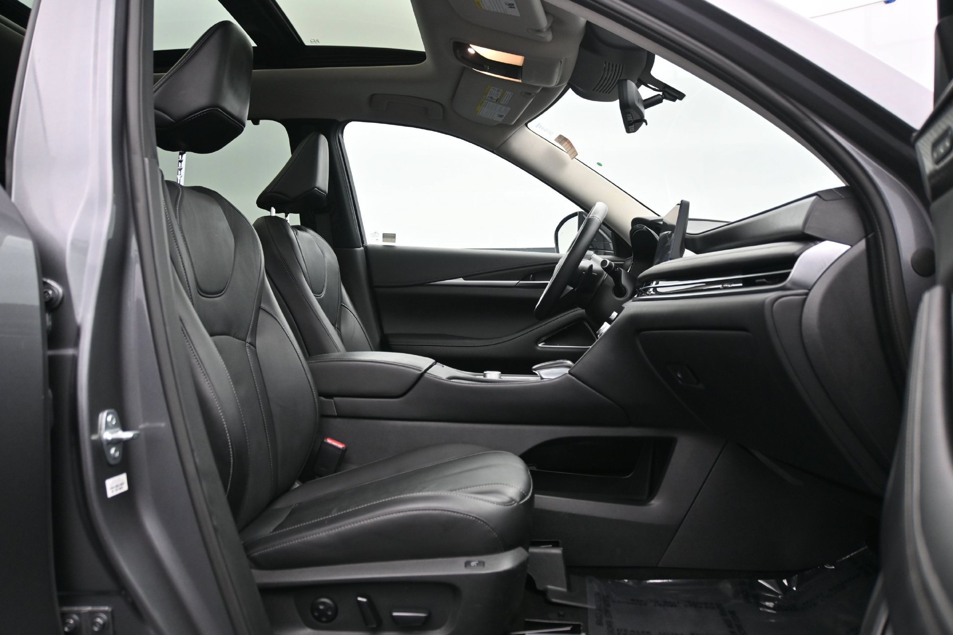 Used 2024 INFINITI QX60 Sensory AWD/4WD image 15