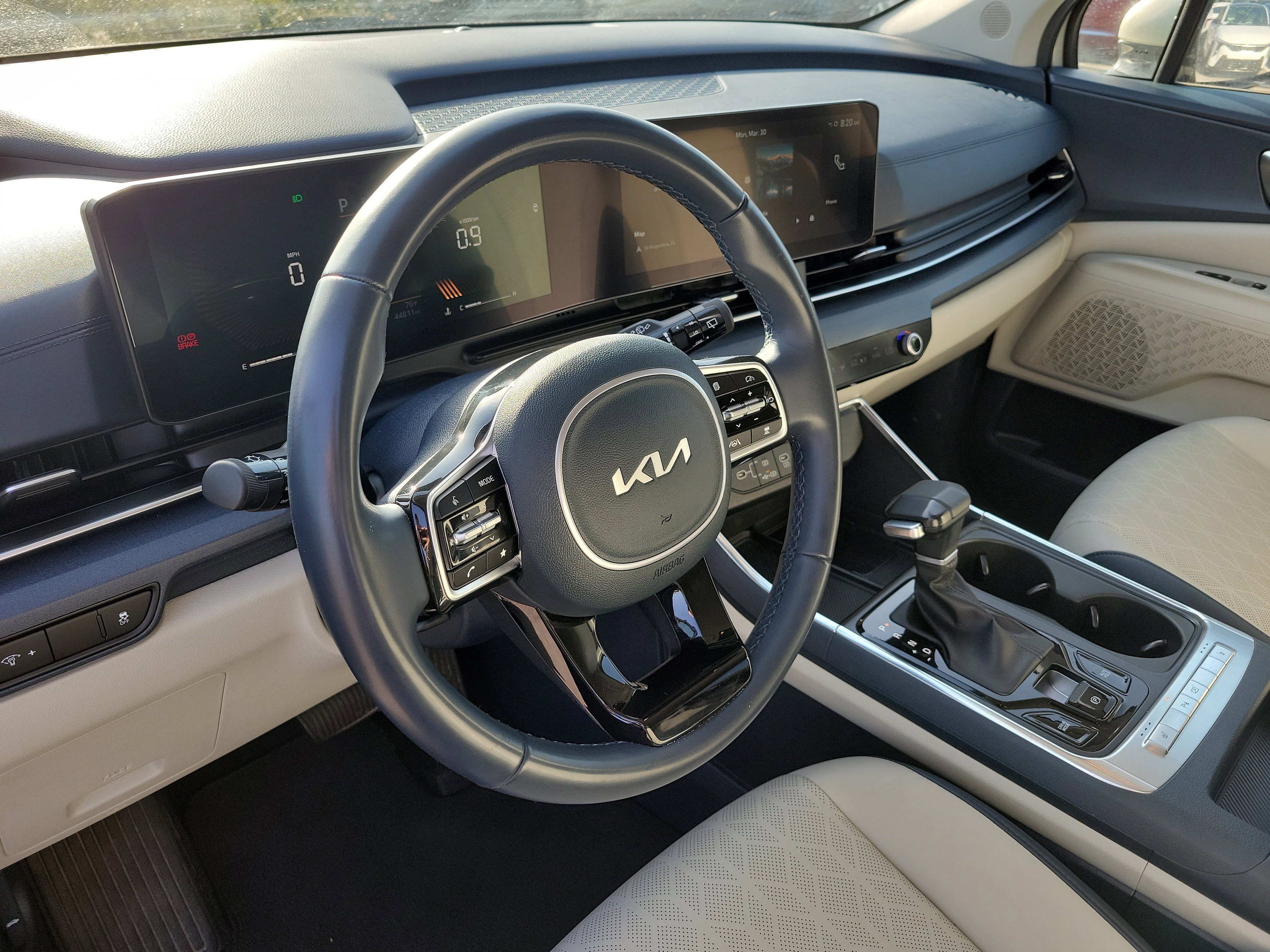 Certified 2025 Kia Carnival EX image 23