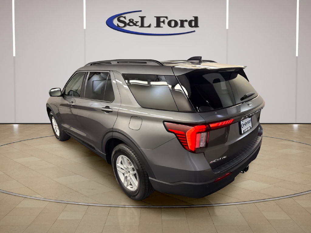 New 2026 Ford Explorer Active AWD/4WD image 2