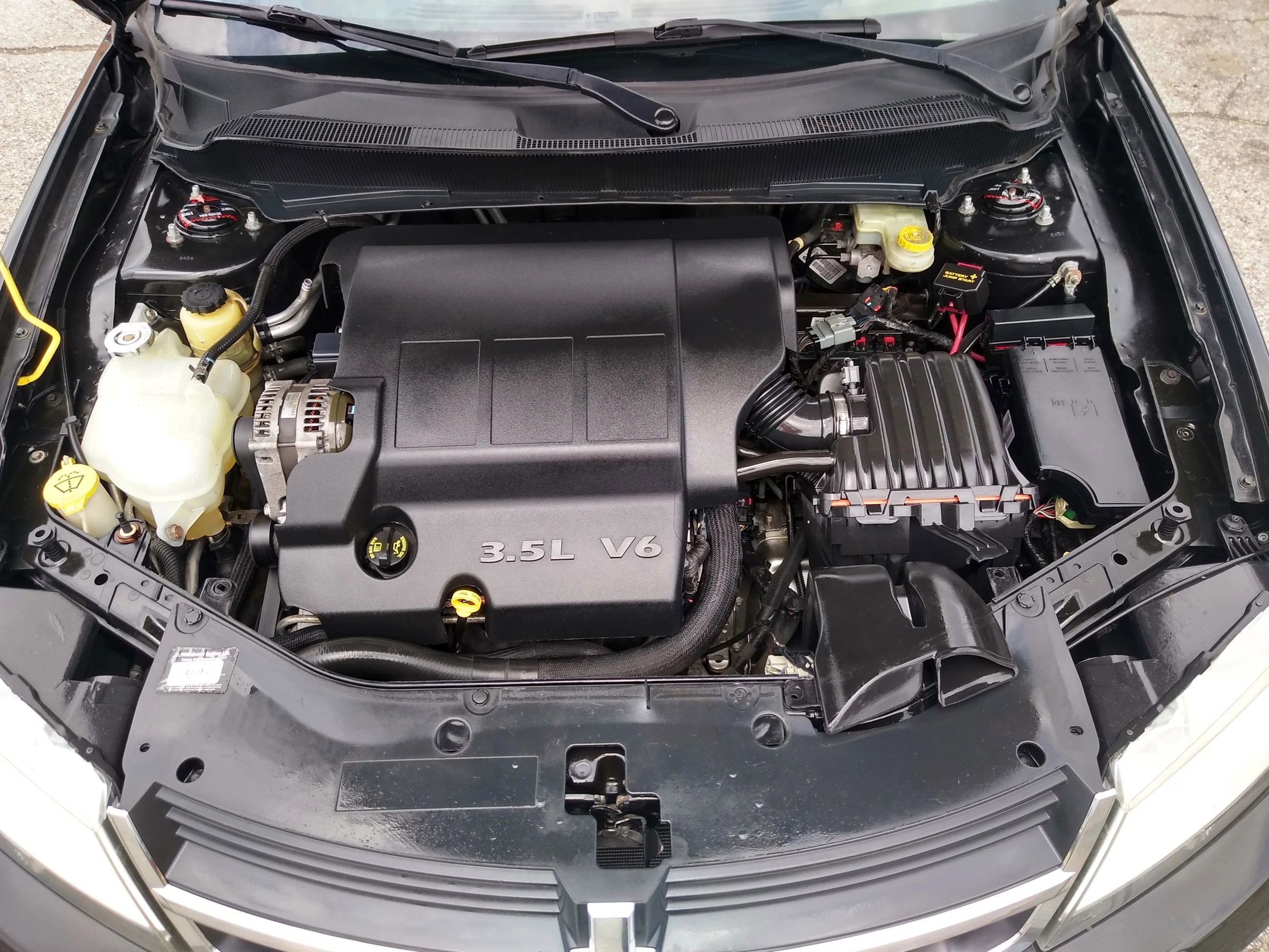 Used 2010 Dodge Avenger R/T w/ Navigation & Sound Group I image 22