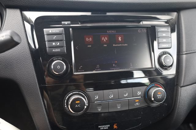 Used 2018 Nissan Rogue S FWD image 16