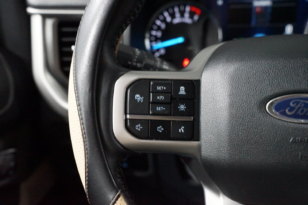 Used 2023 Ford Expedition XLT RWD image 14