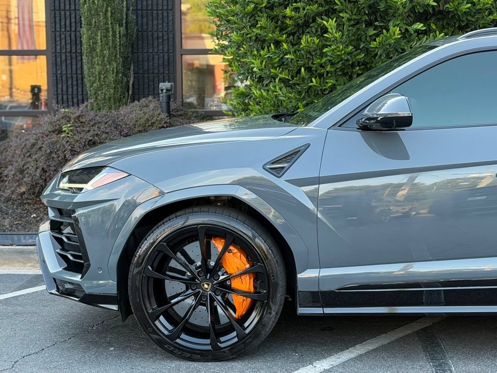 Used 2022 Lamborghini Urus AWD/4WD image 10