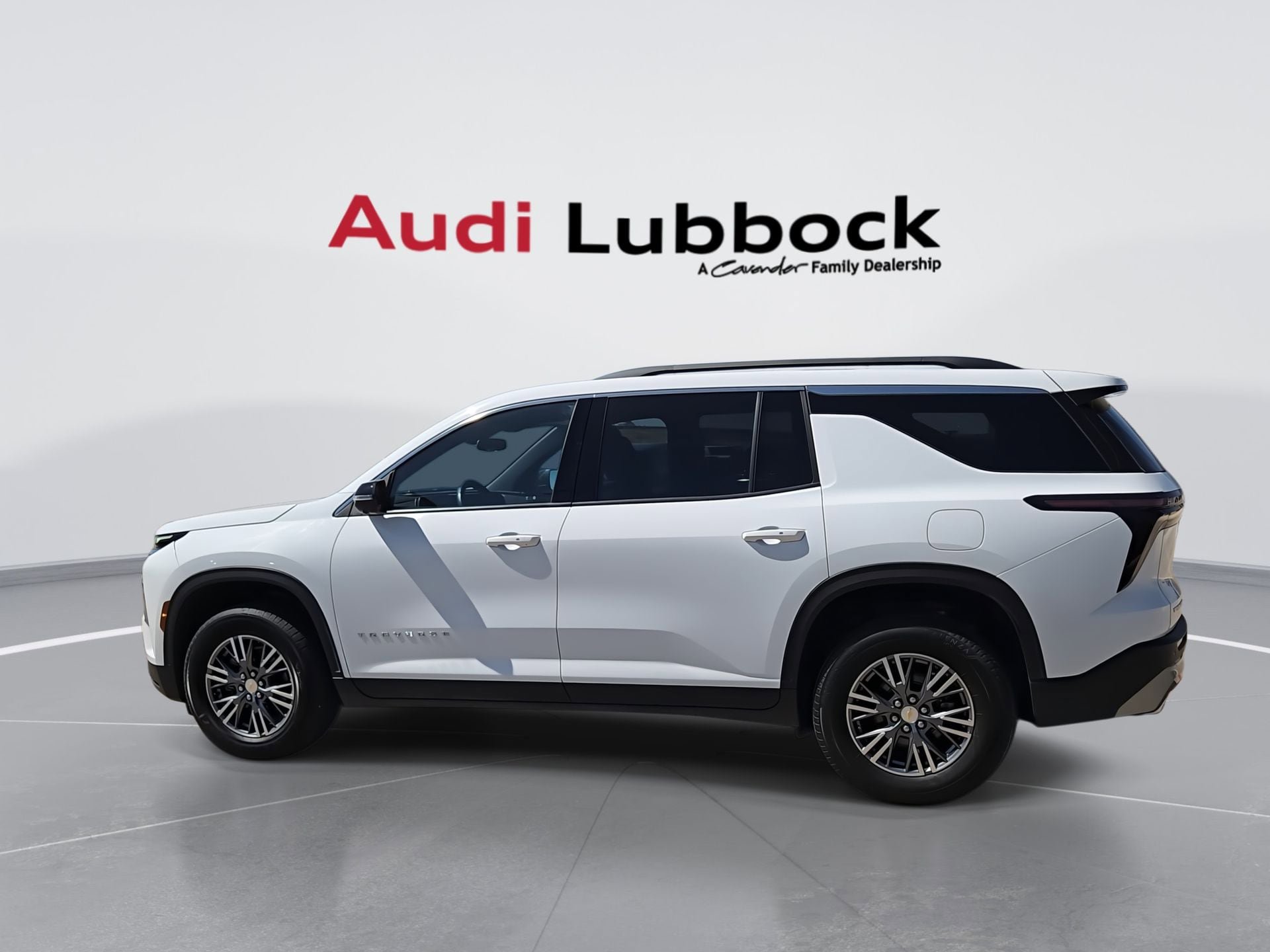 Used 2024 Chevrolet Traverse LT FWD image 6