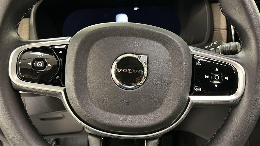 Used 2026 Volvo XC90 B6 Plus w/ Protection Package AWD/4WD image 12